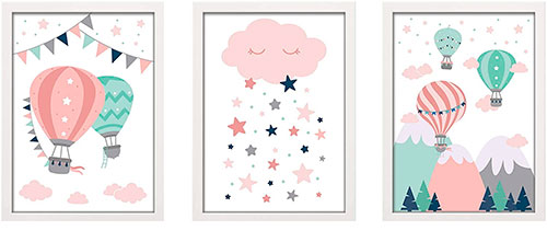 Composición de color rosa y turquesa con dibujos de globos y nubes